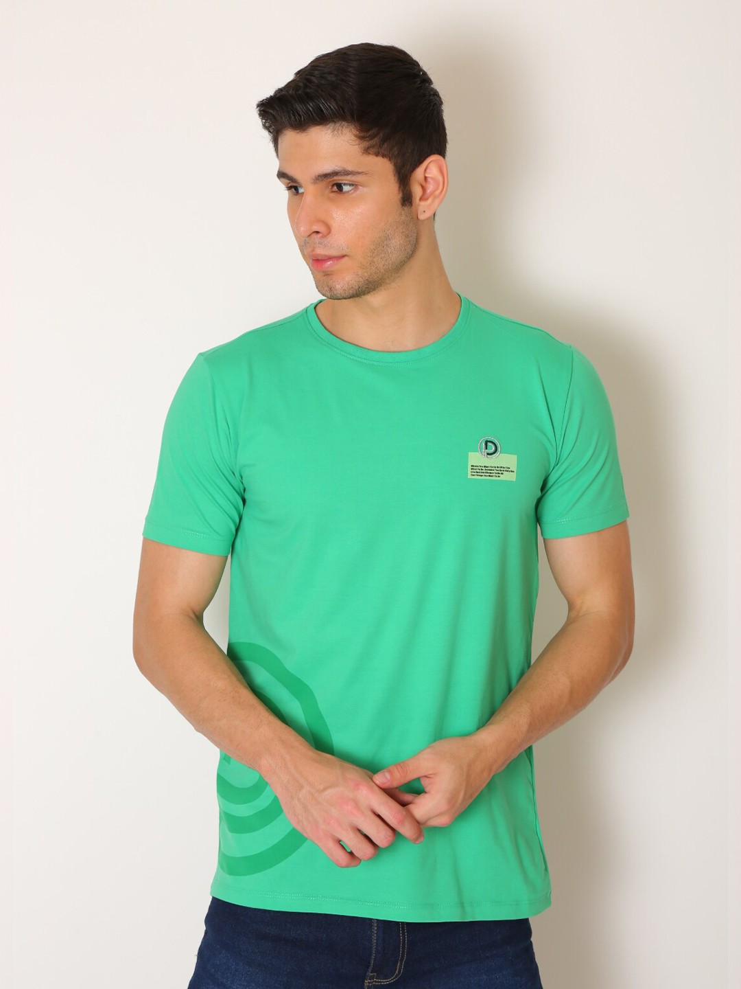 

VINSON Men Green Solid Slim Fit T-shirt