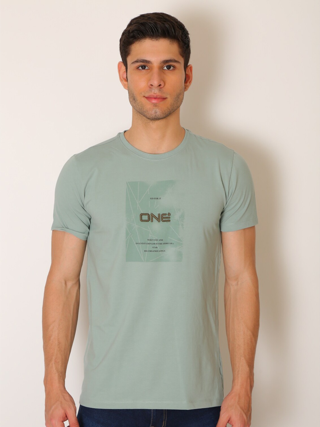 

VINSON Men Green Raw Edge Slim Fit T-shirt