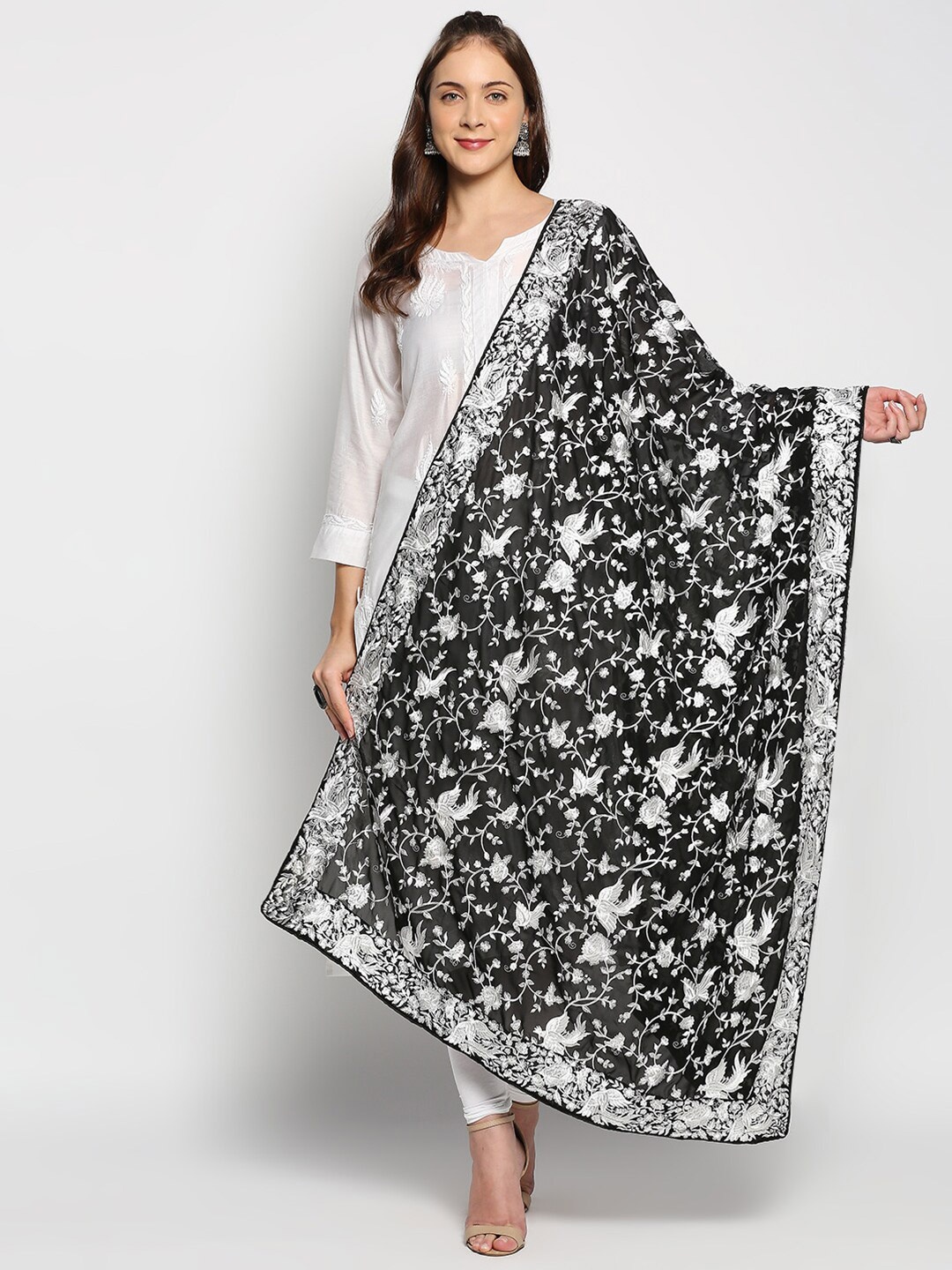 

Dupatta Bazaar Black & White Embroidered Dupatta with Thread Work