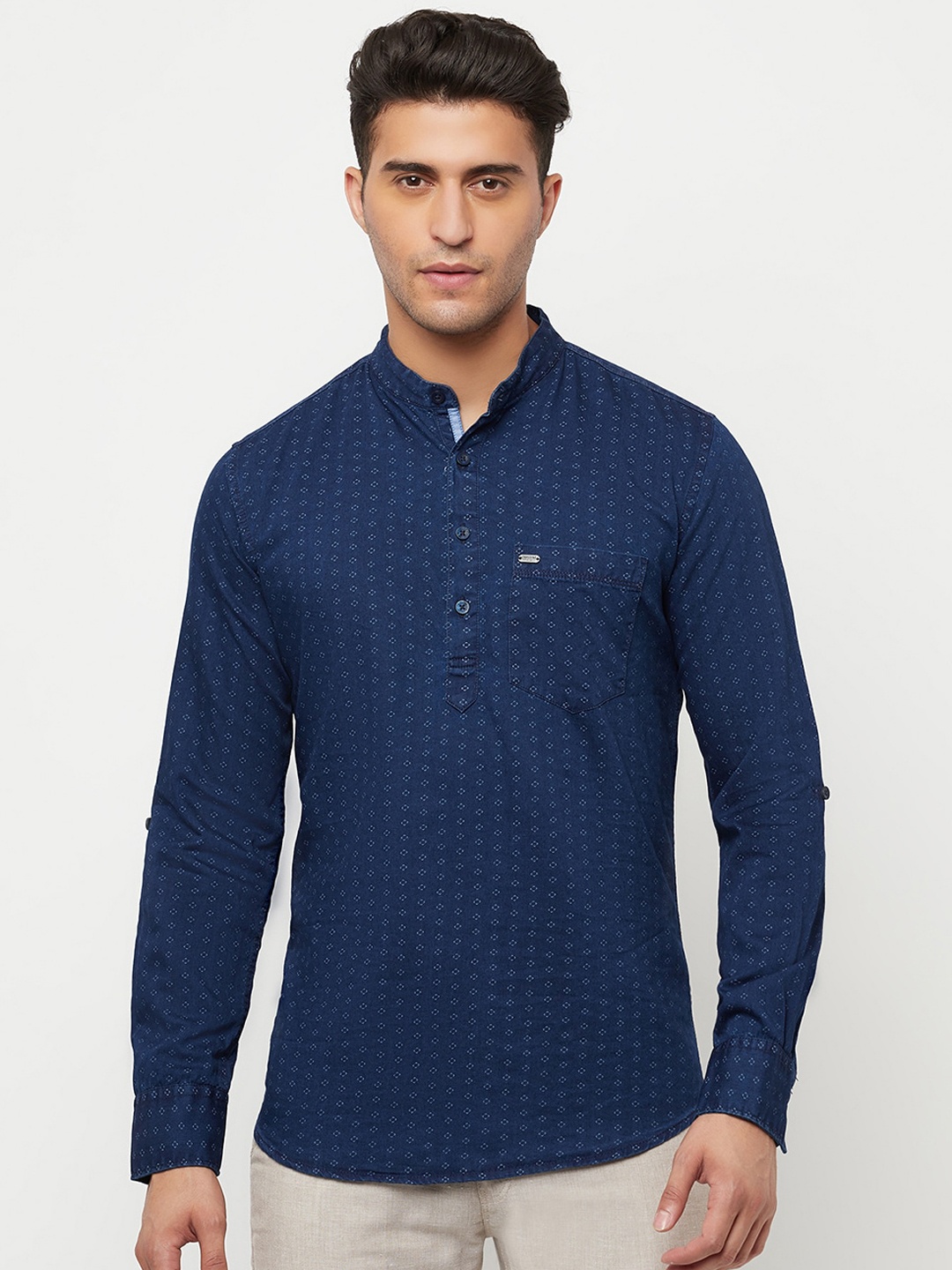 

Crimsoune Club Men Navy Blue Geometric Printed Kurta
