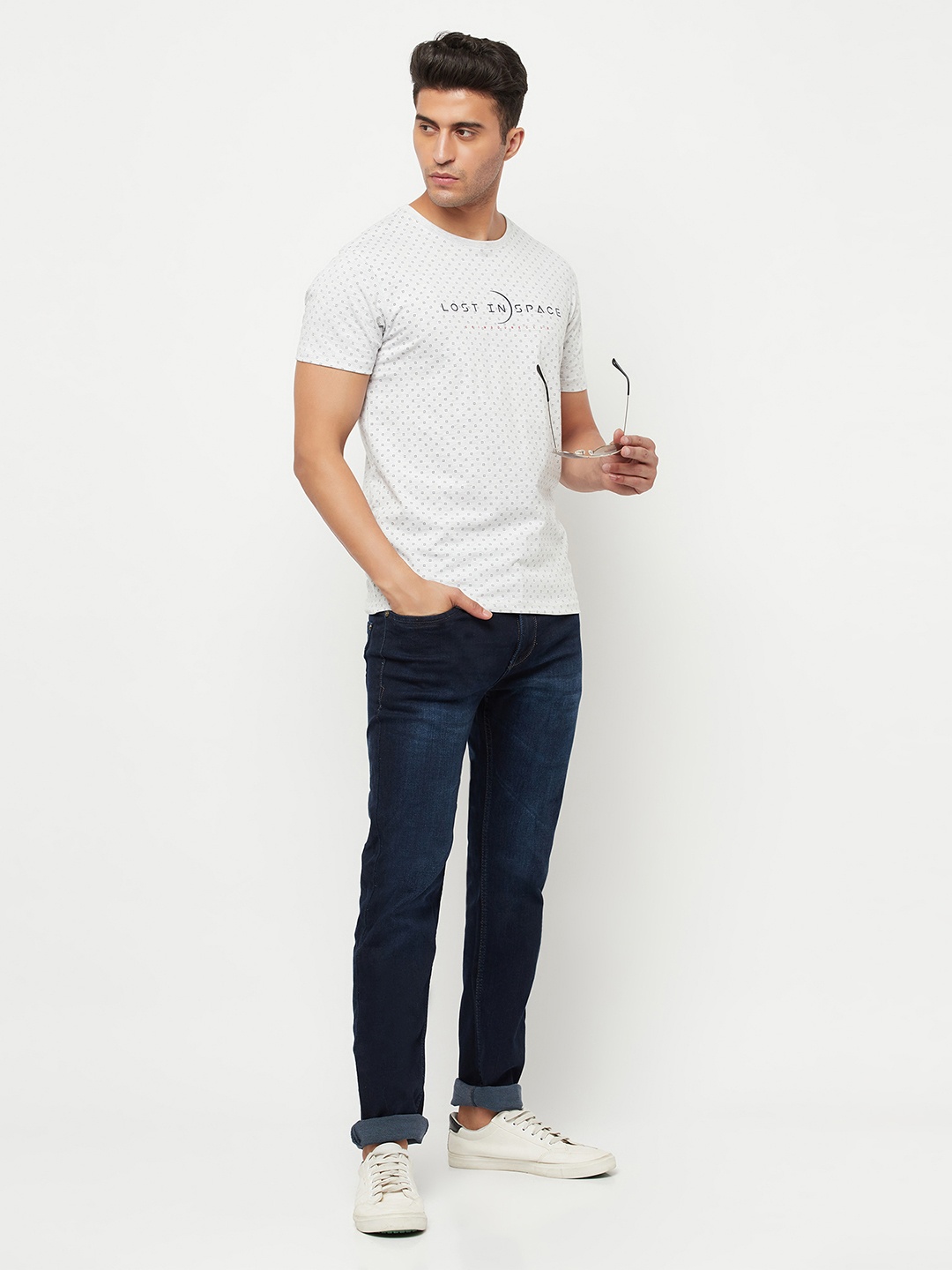 

Crimsoune Club Men White Typography Printed Slim Fit T-shirt
