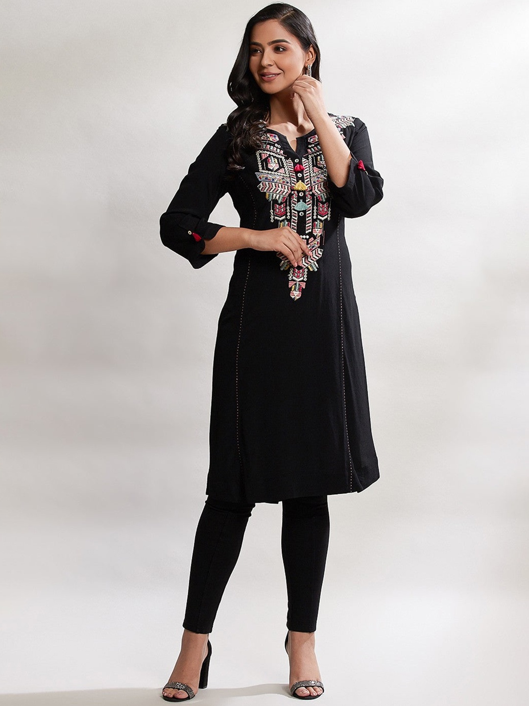 

Lakshita Women Black Embroidered Thread Work Crepe Kurta