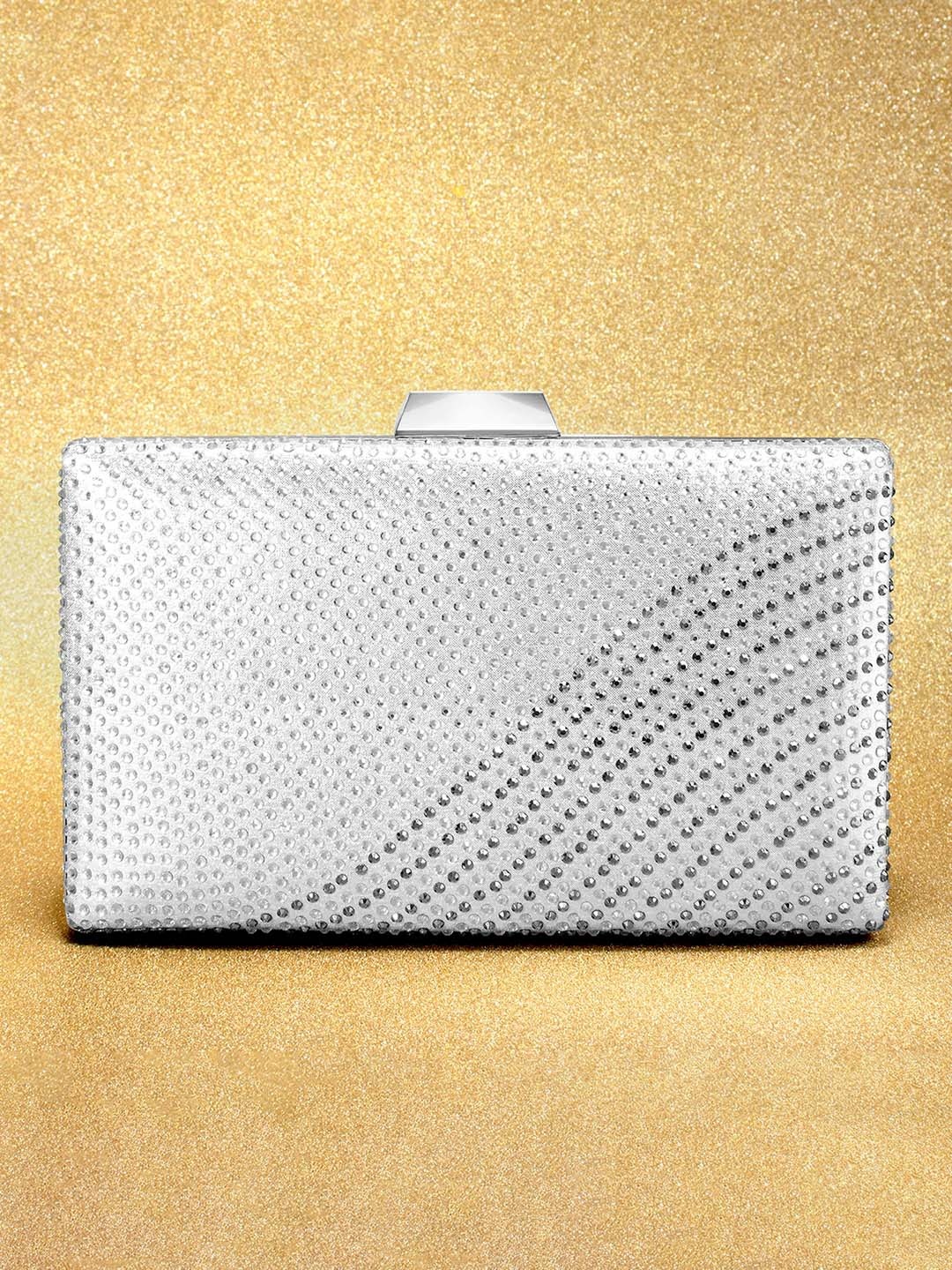 

Peora Women Silver Clutches