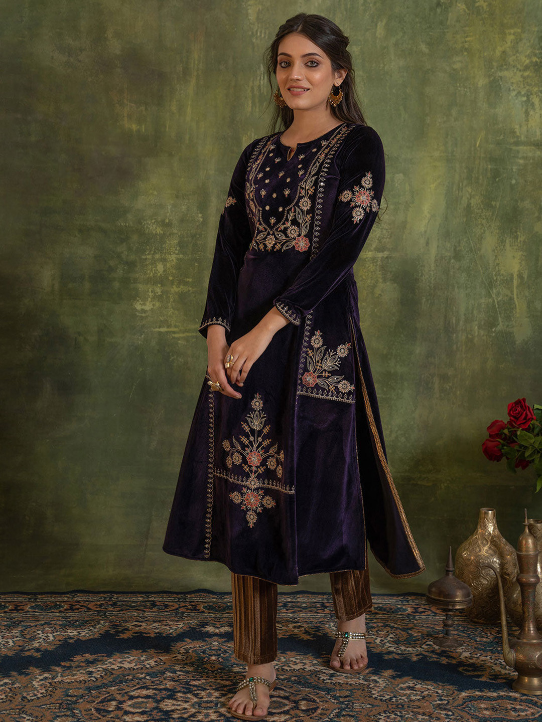 

Lakshita Women Brown Floral Embroidered Keyhole Neck Velvet Kurta