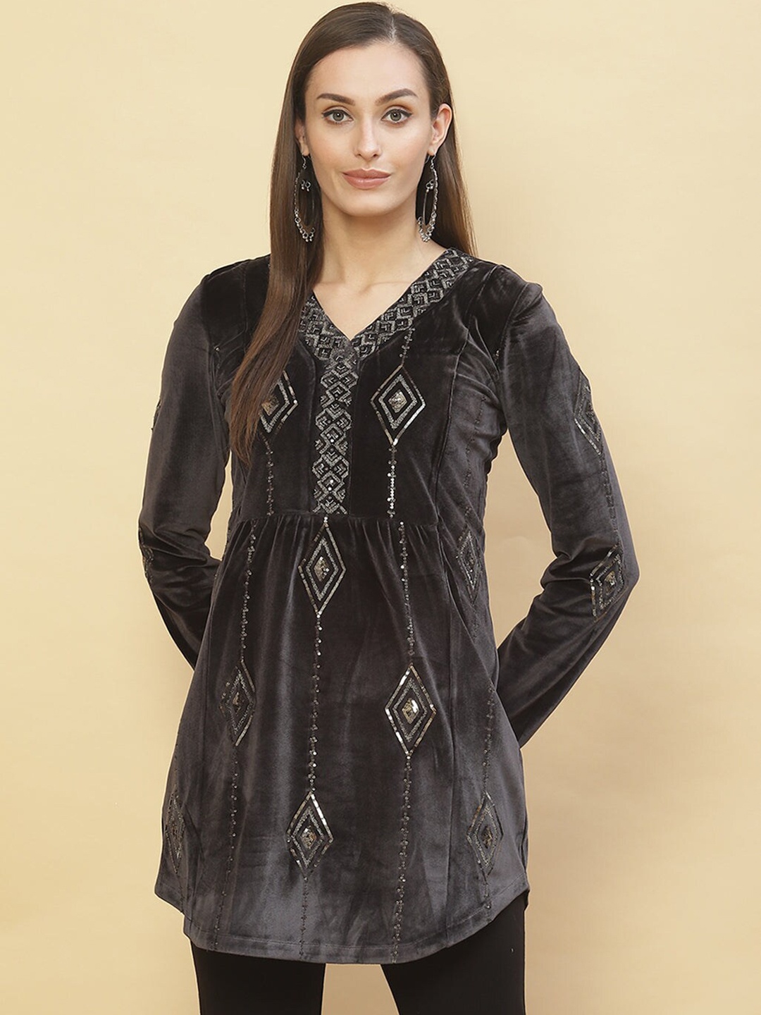 

Lakshita Women Grey Embroidered Velvet Longline Top With Sequins