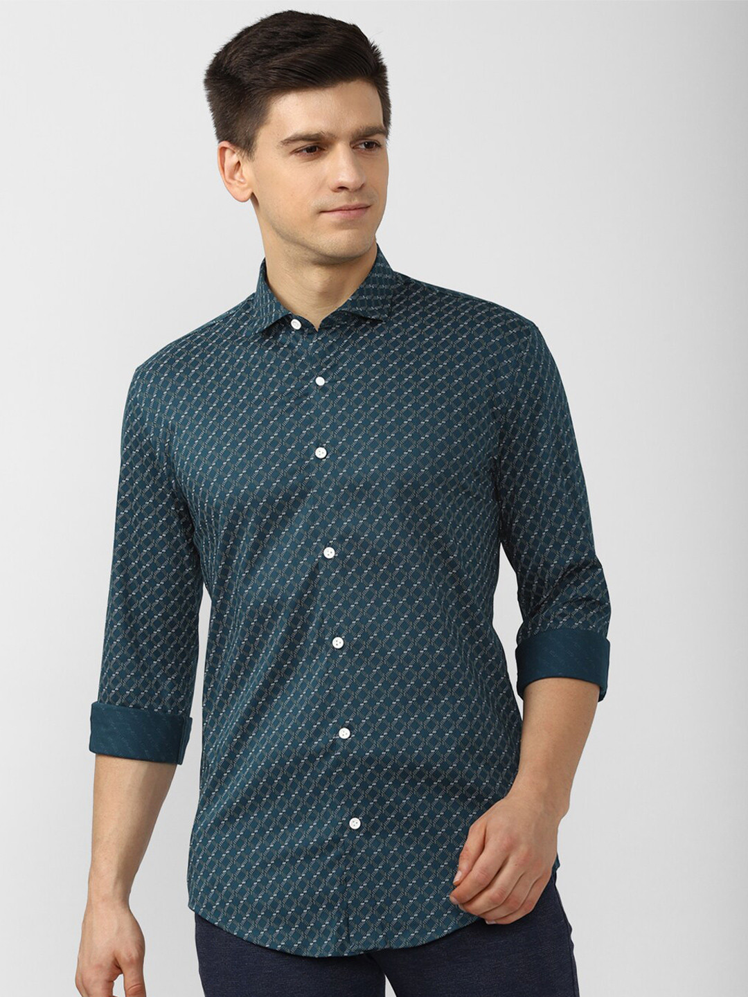 

Peter England Men Green Slim Fit Printed Casual Shirt