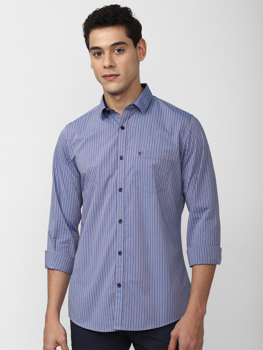 

Van Heusen Sport Men Blue Slim Fit Striped Casual Shirt