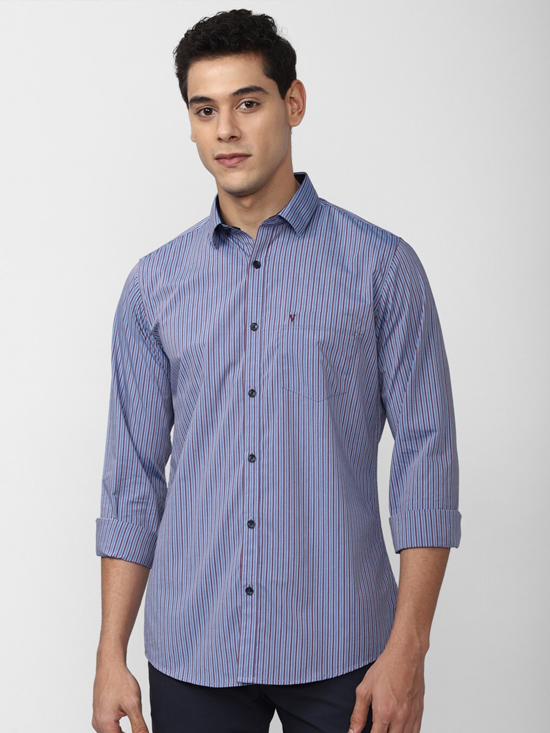 

Van Heusen Sport Men Blue Slim Fit Striped Casual Shirt