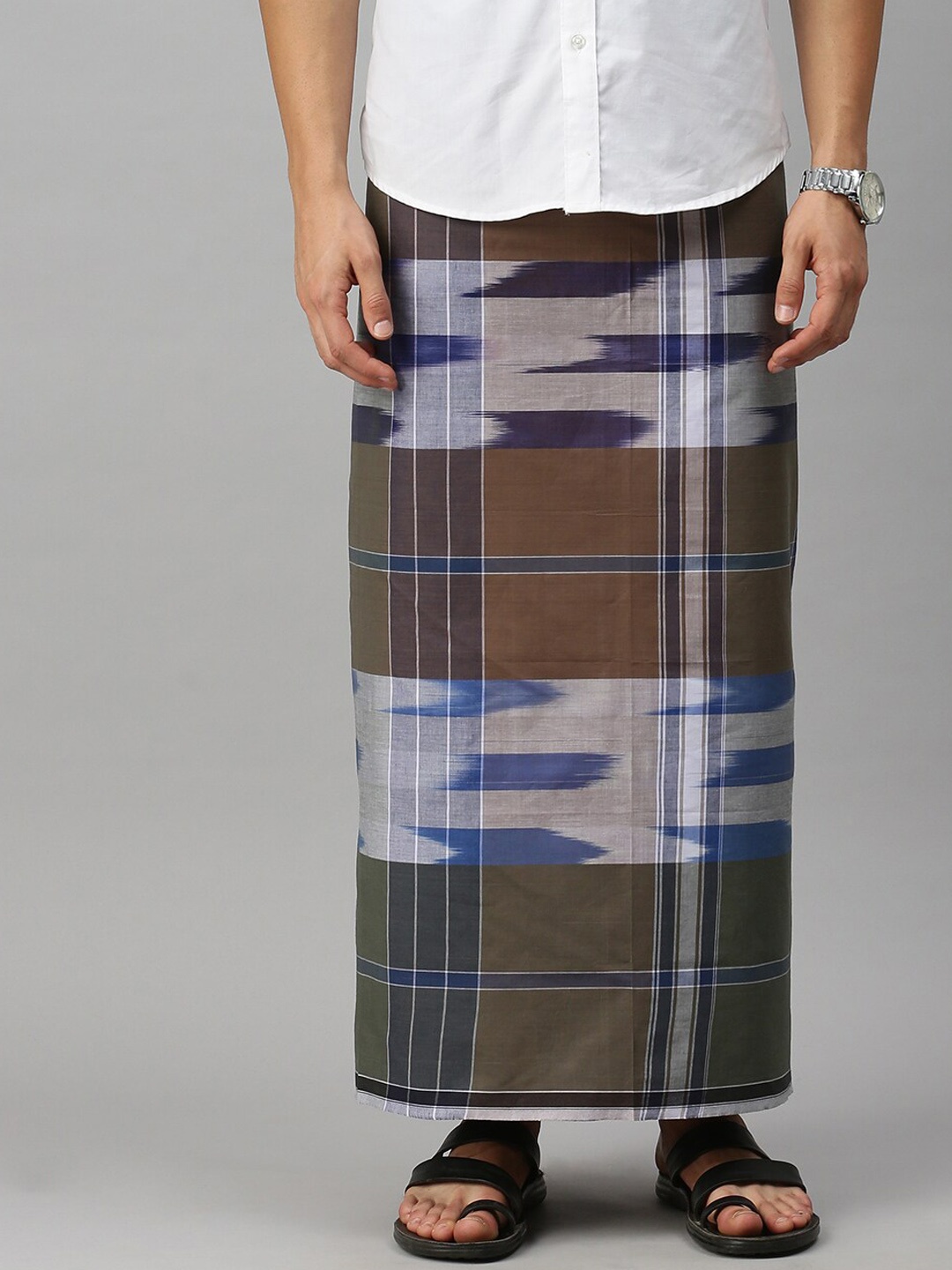 

Ulama Men Brown & White Printed Pure Cotton Dhoti