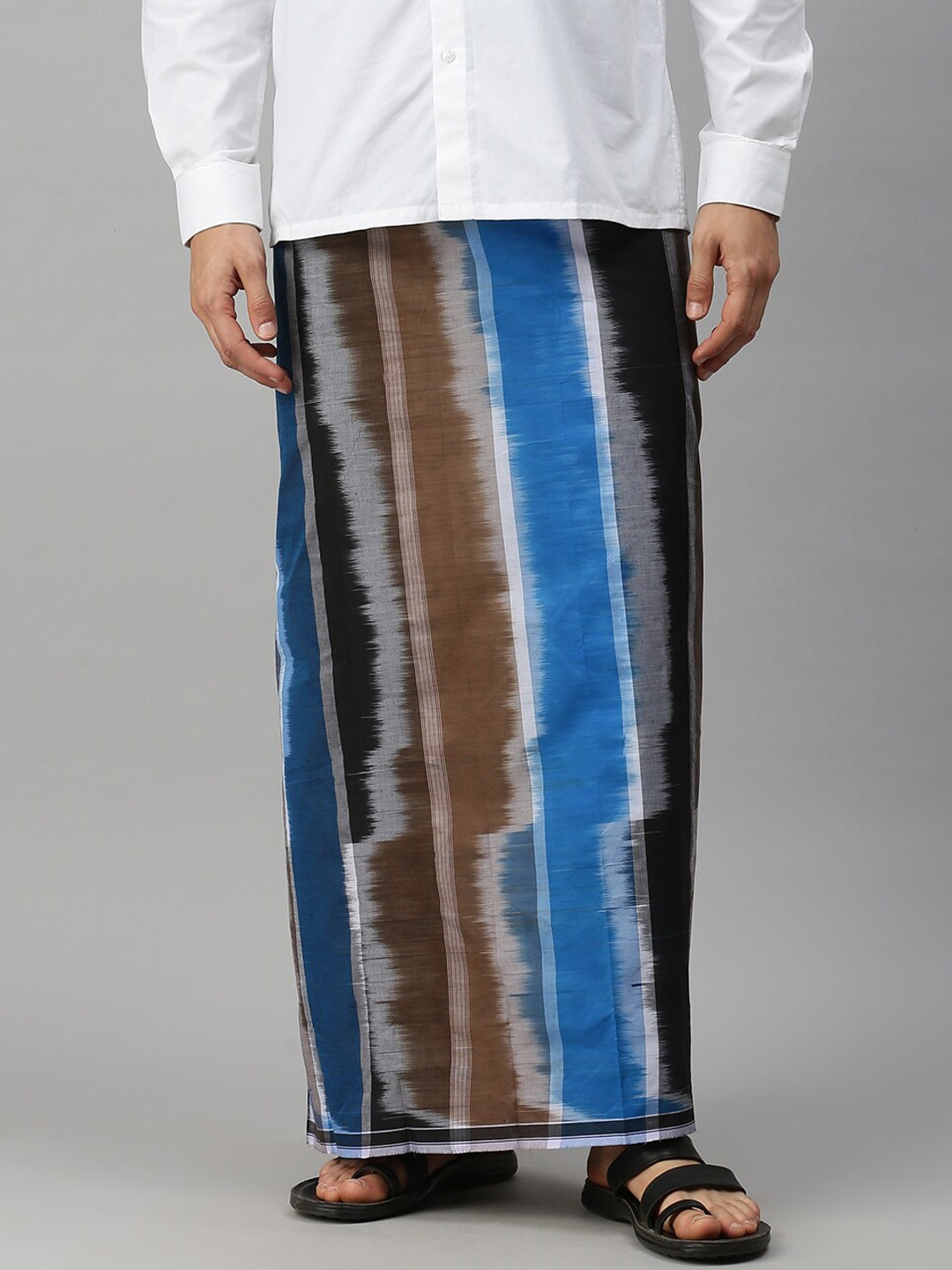 

Ulama Men Blue & Brown Printed Pure Cotton Dhoti