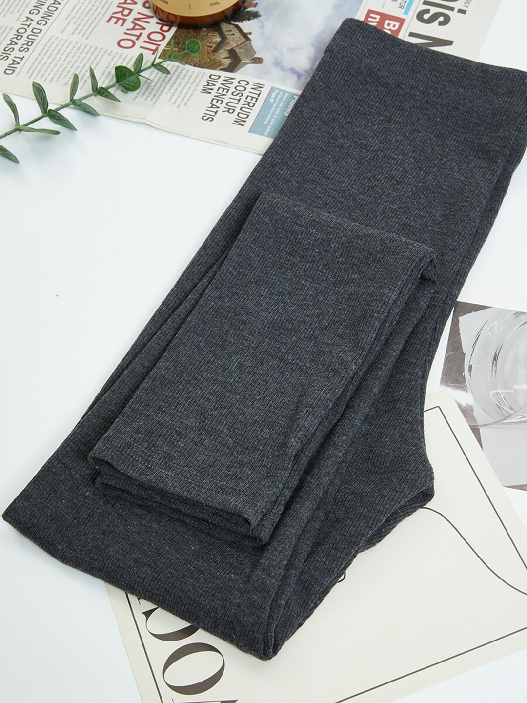 

URBANIC Women Grey Melange Solid Leggings