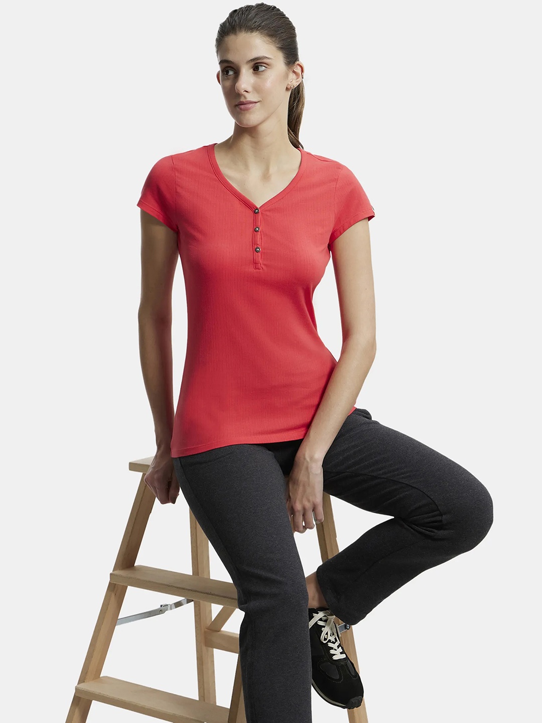 

Jockey Slim Fit Solid V Neck Henley Styled T-Shirt, Pink