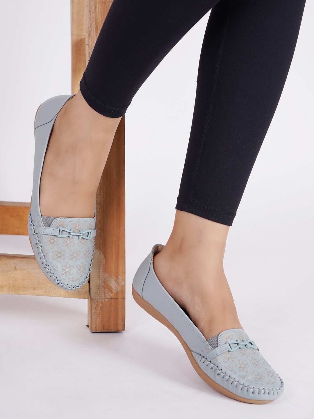 

VEILLE Women Grey Printed Party Ballerinas Flats