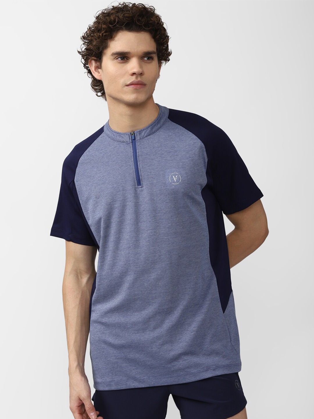 

Van Heusen Men Golf Colourblocked Henley Neck Slim Fit Sports T-shirt, Blue
