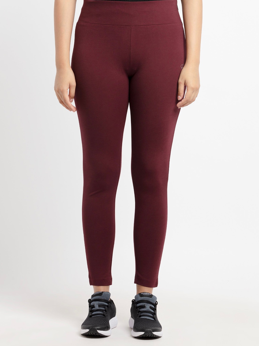 

Status Quo Women Maroon Solid Jeggings