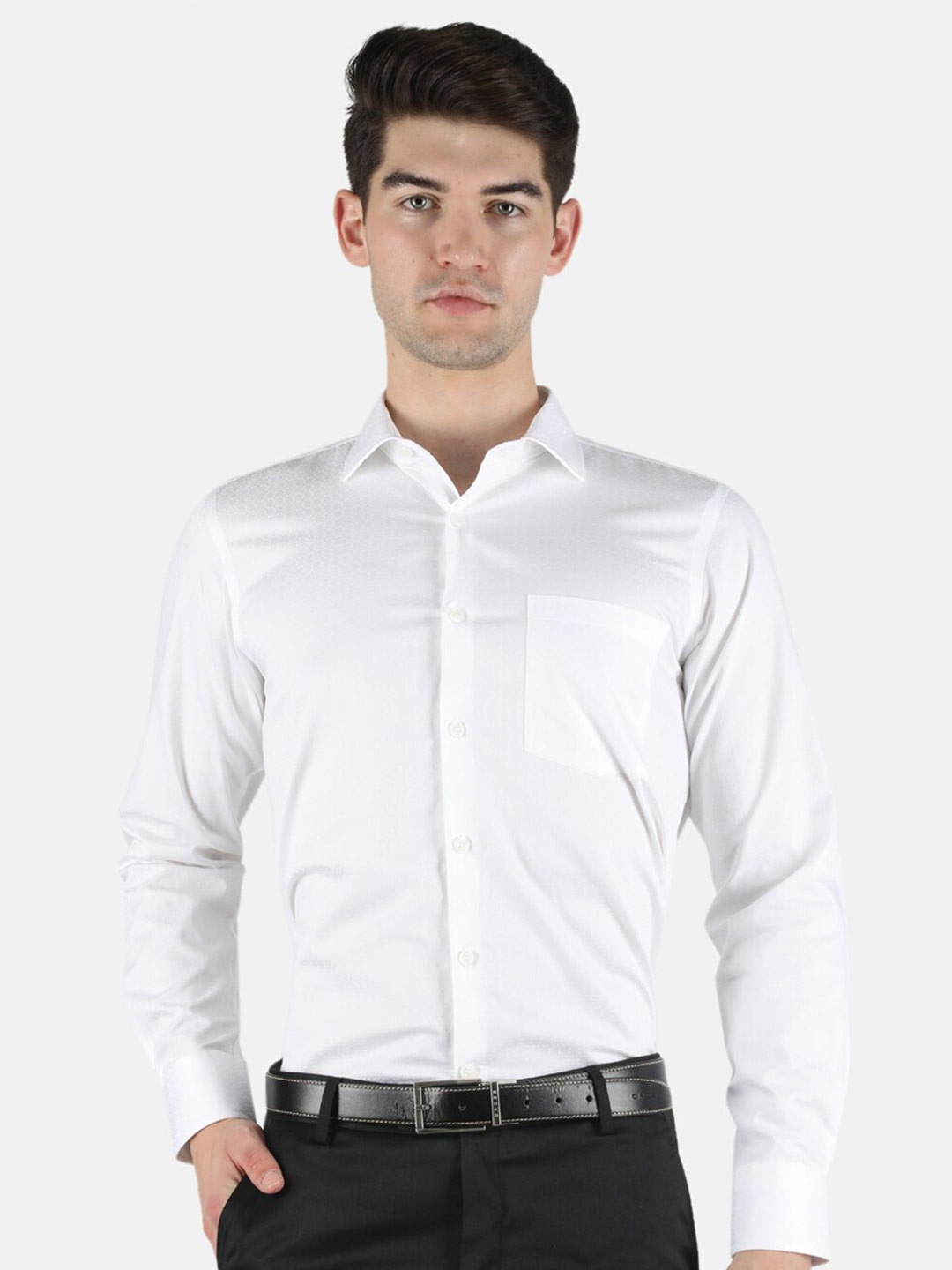 

Monte Carlo Men White Solid Classic Casual Shirt