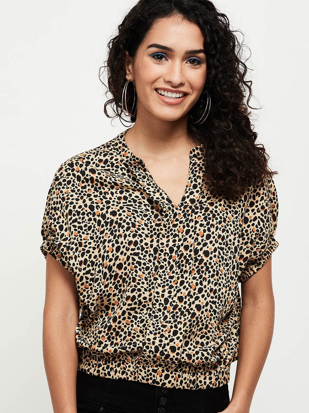 

Max Yellow Women Animal Print Mandarin Collar Blouson Top