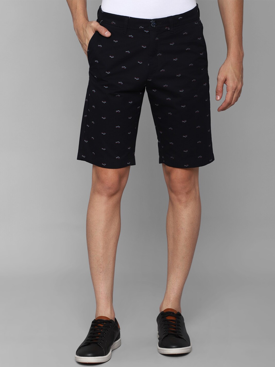 

Allen Solly Men Black Printed Slim Fit Shorts