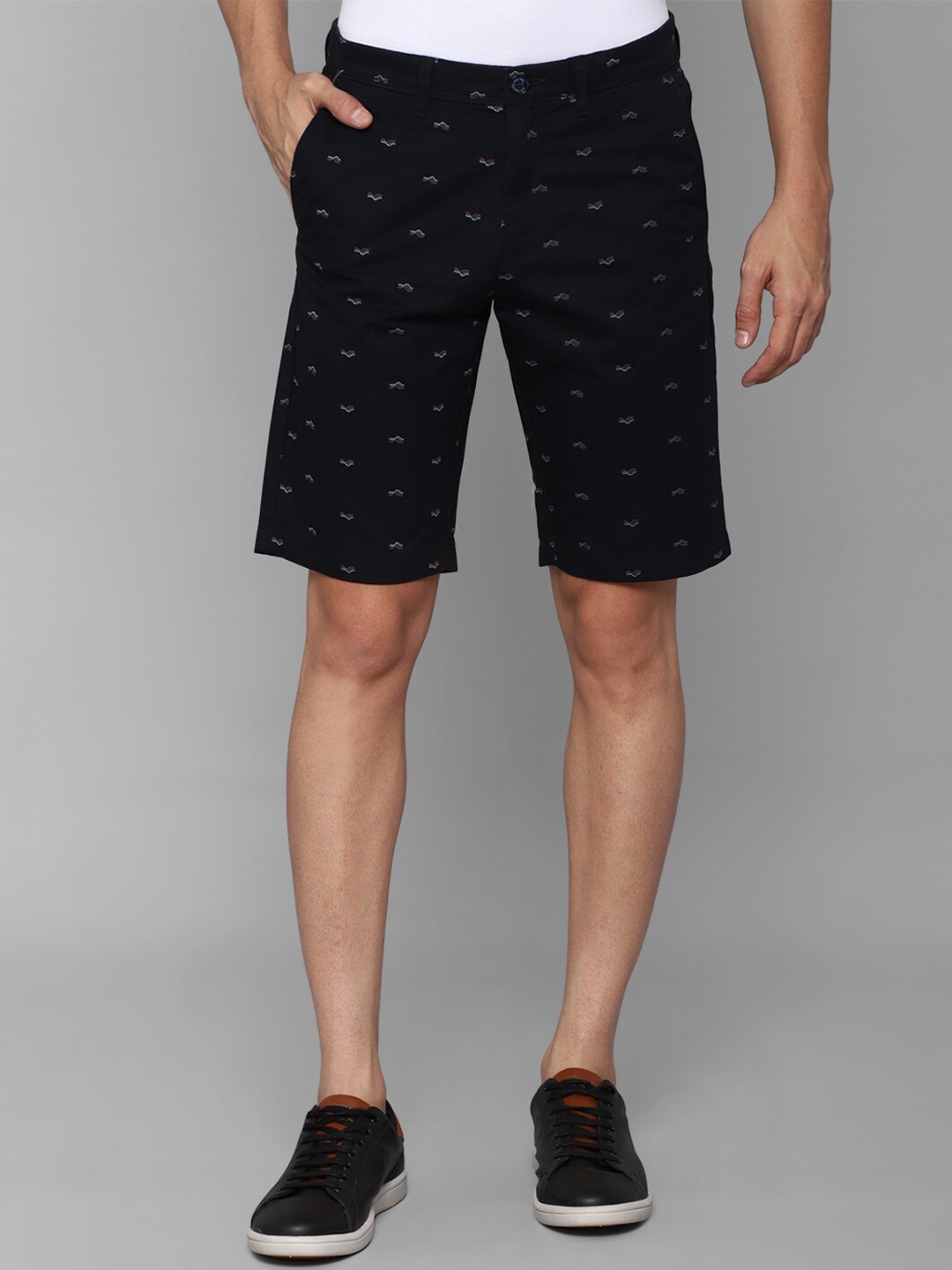 

Allen Solly Men Black Printed Slim Fit Shorts