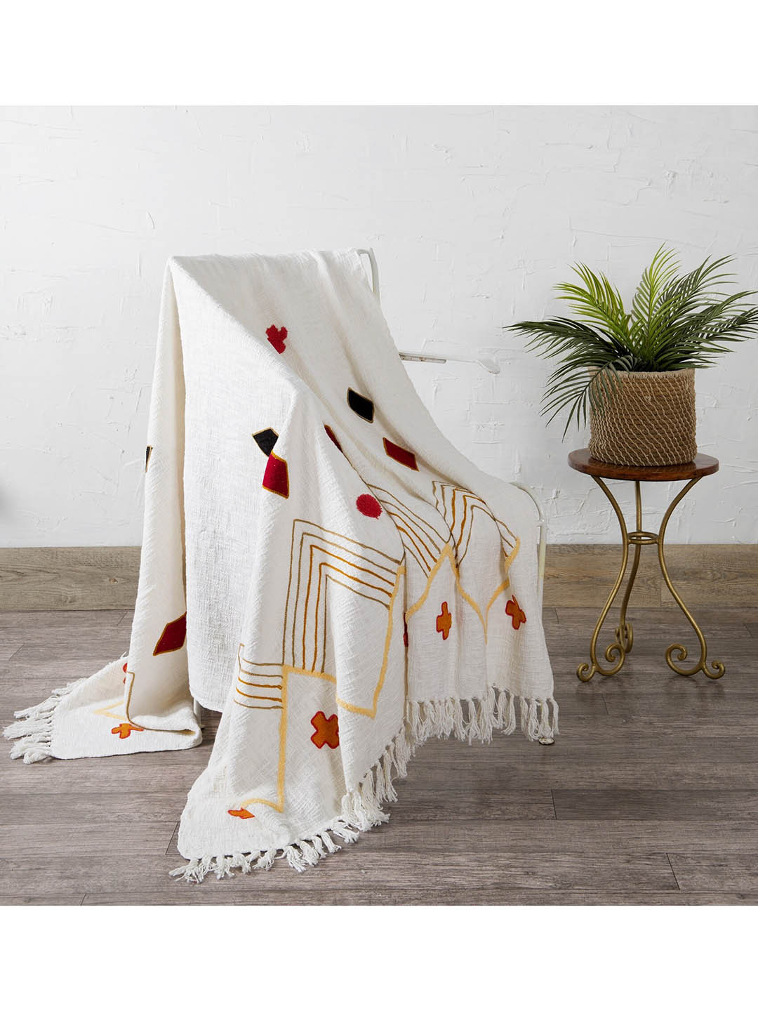 

HANDICRAFT PALACE White & Red Embroidered Cotton Throw