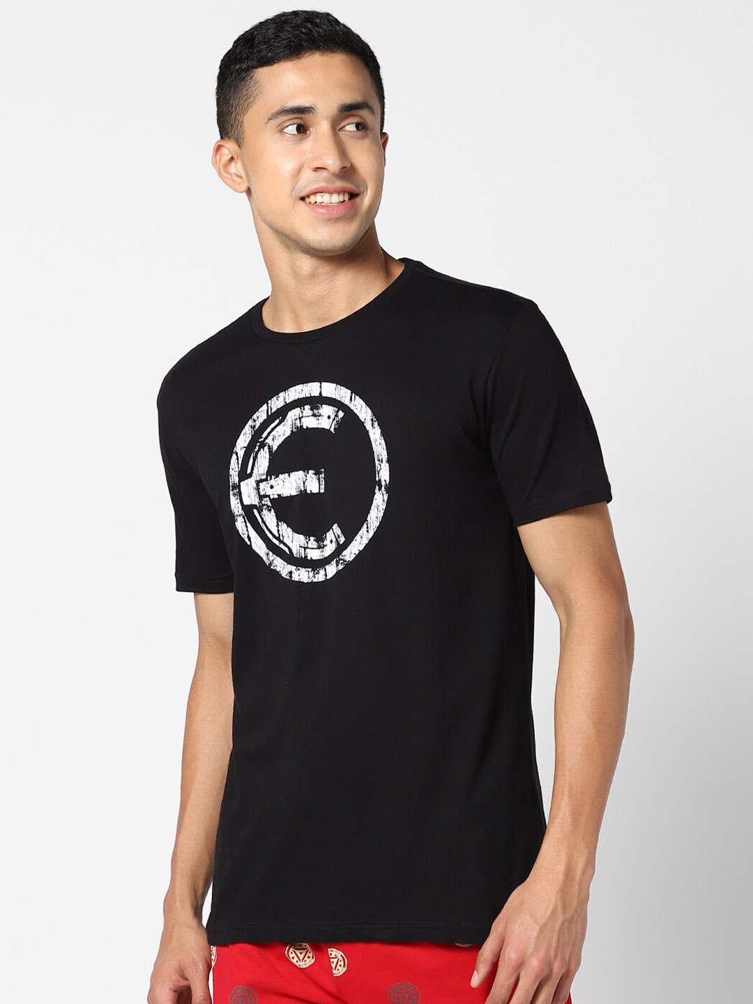 

Ajile by Pantaloons Men Black & White Printed Slim Fit T-shirt