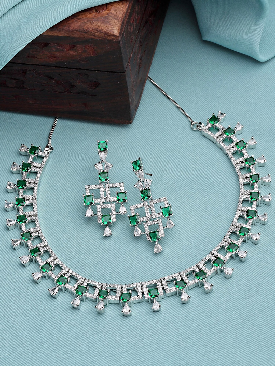 

KARATCART Silver-Plated White & Green CZ-Studded Beaded Jewellery Set