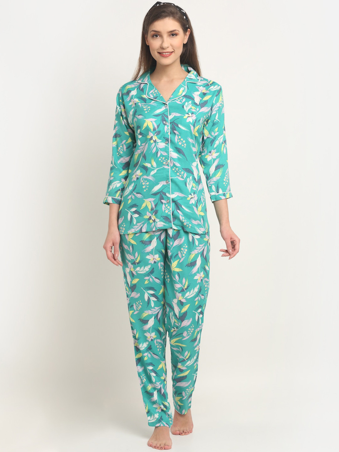 

Claura Women Green & White Printed Night suit