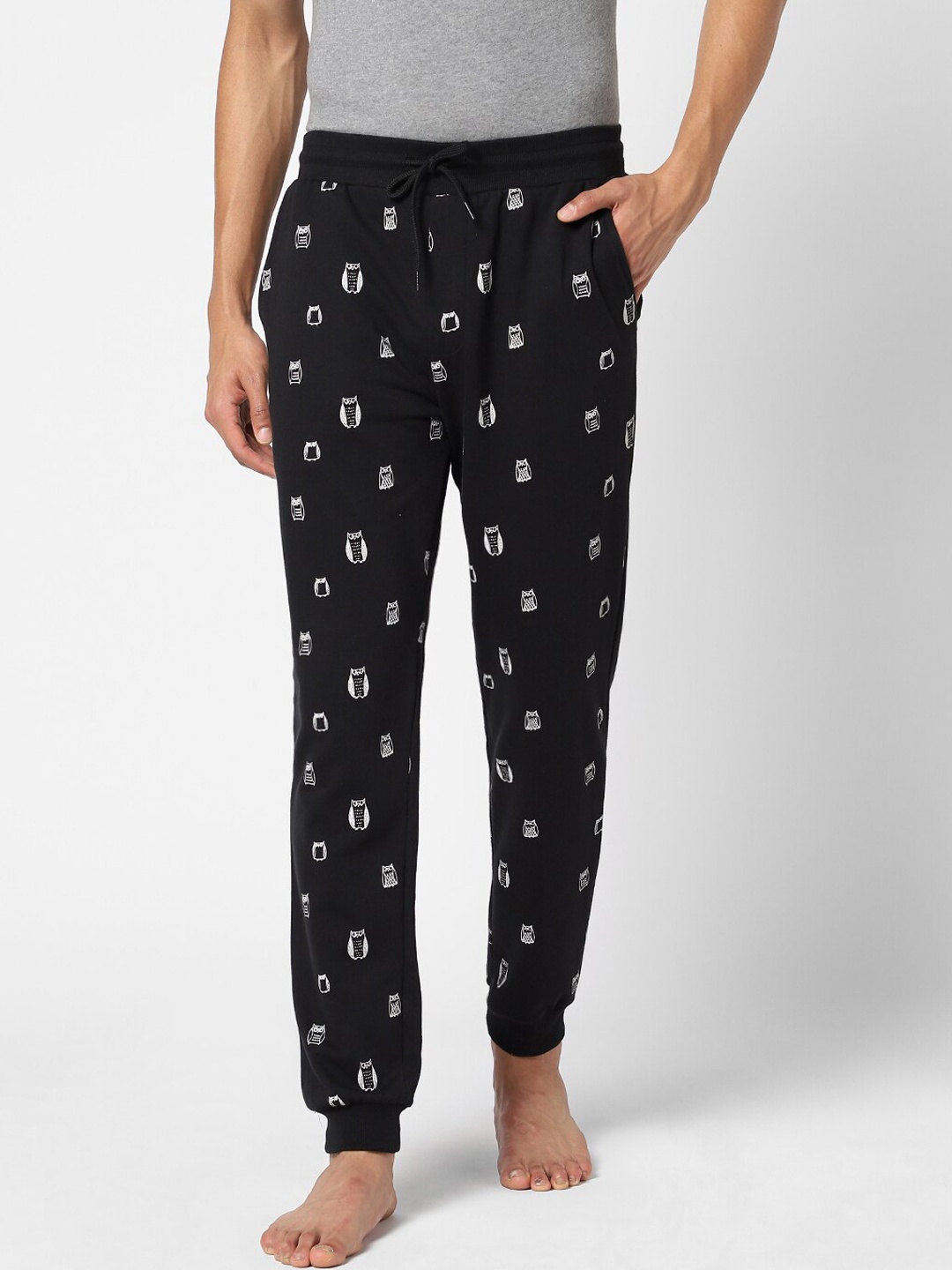 

Ajile by Pantaloons Men Black Printed Cotton Lounge Joggers
