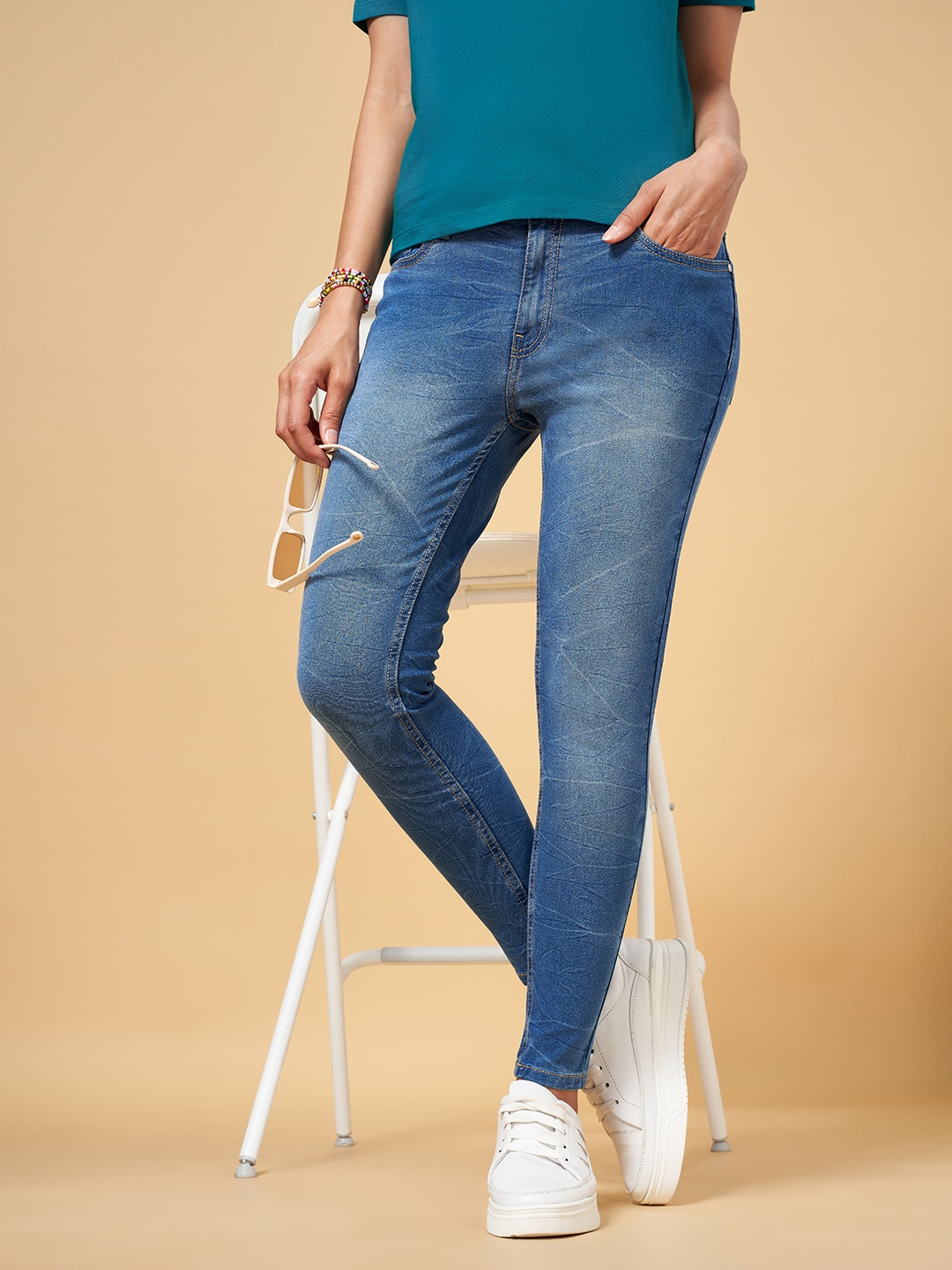 

People Women Navy Blue Skinny Fit Light Fade Jeans