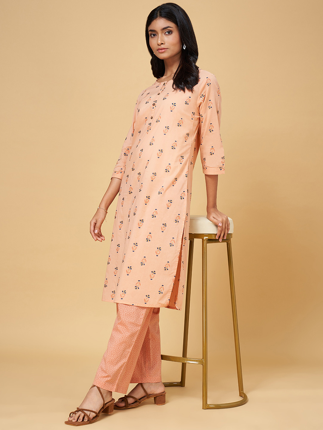 

RANGMANCH BY PANTALOONS Women Peach-Coloured Printed Pure Cotton Kurta with Trousers