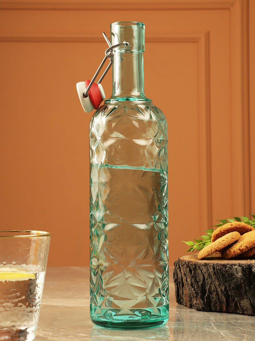 

The Decor Mart Blue Textured Tint Flip Bottle 1000 ml