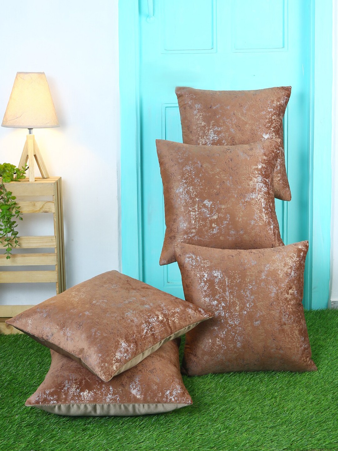 

ROMEE Brown Set of 5 Square Cushion Covers