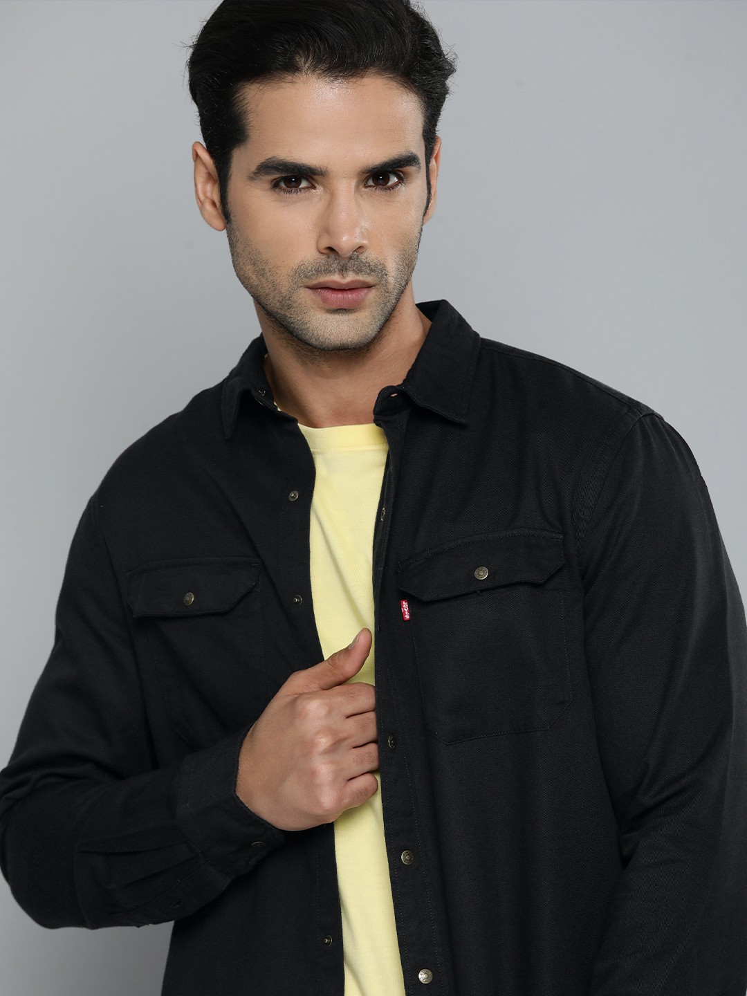 

Levis Men Black Solid Slim Fit Casual Shirt