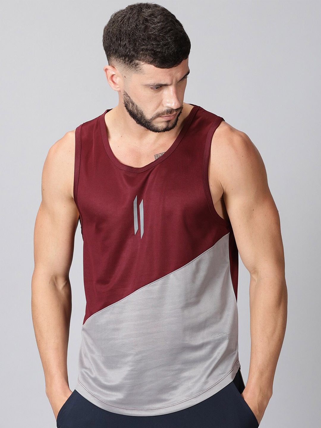 

ATTIITUDE Men Maroon & Grey Colourblocked Dri-FIT Polyester T-shirt