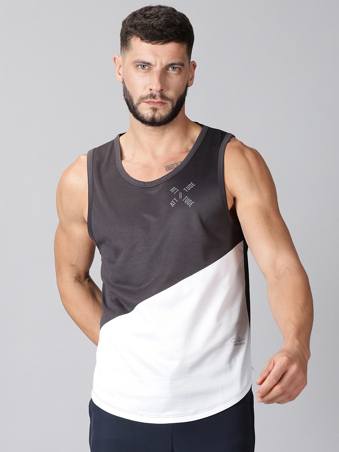 

ATTIITUDE Men Charcoal & White Colourblocked Dri-FIT Applique T-shirt