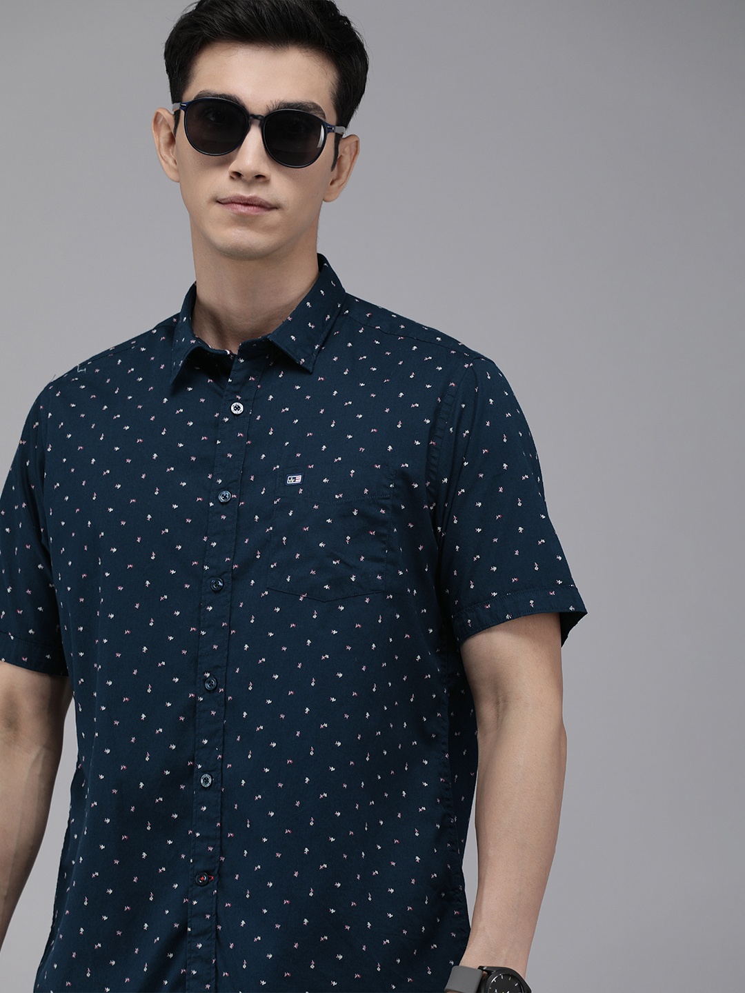 

Arrow Sport Men Navy Blue Floral Printed Original Pure Cotton Casual Shirt