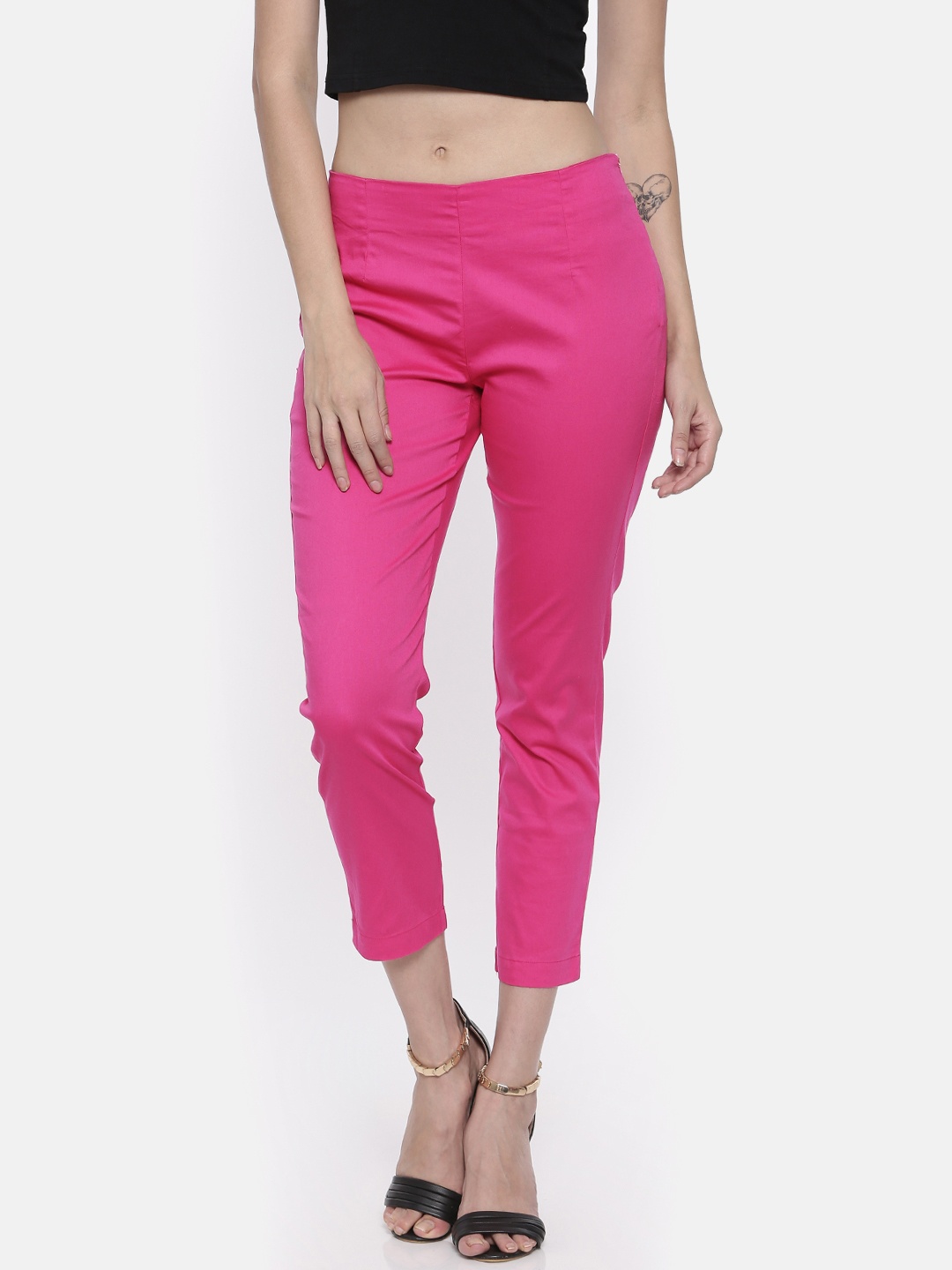 

Rangriti Women Pink Solid Cropped Trousers