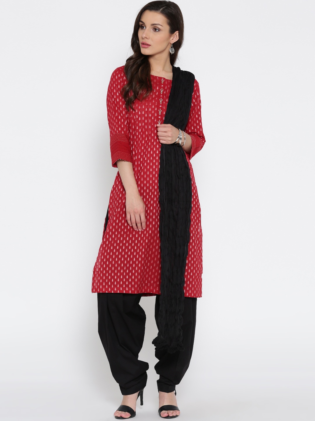 

Rangriti Black Crinkled Dupatta