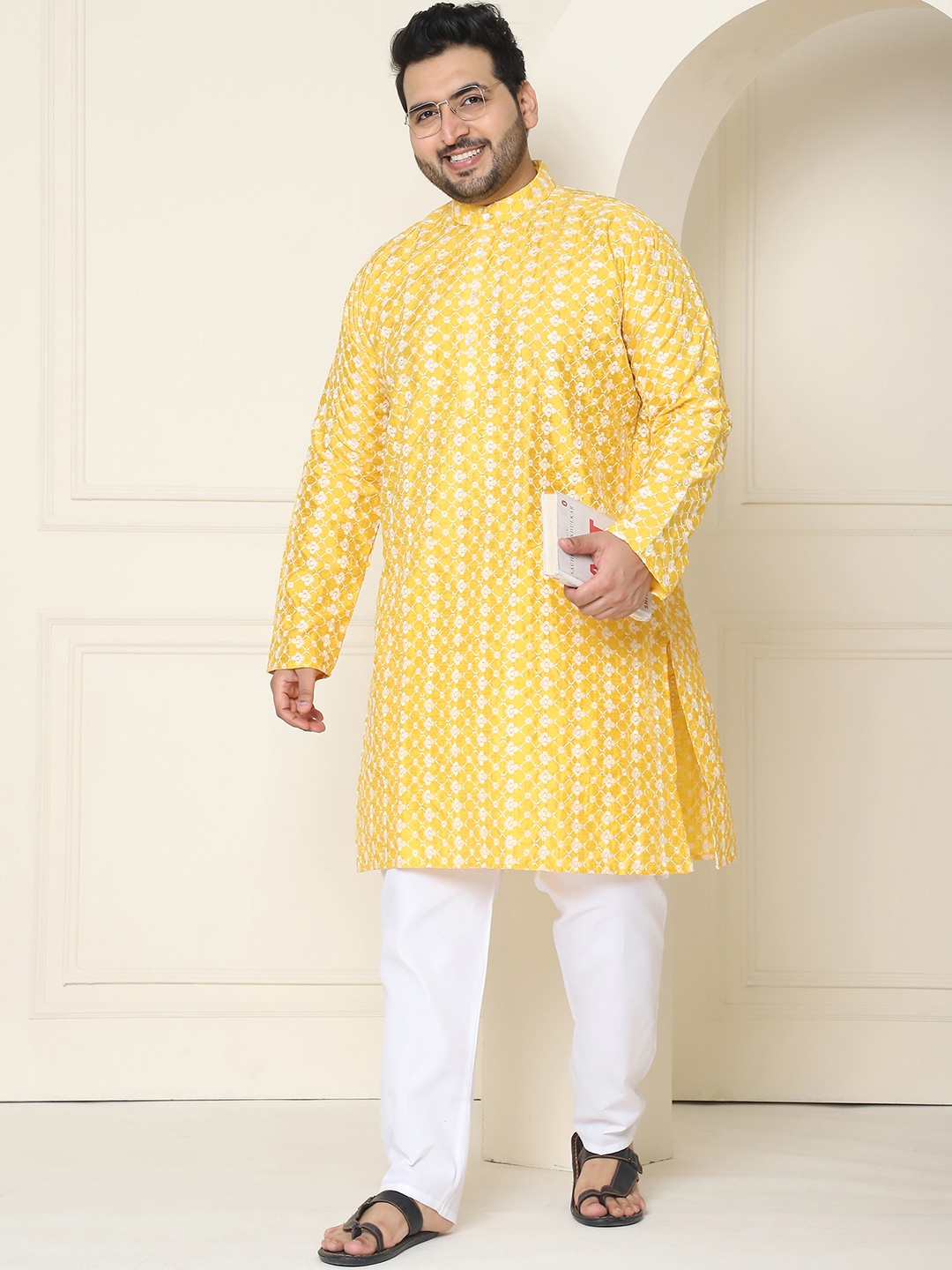 

SOJANYA PLUS Men Yellow Ethnic Motifs Embroidered Kurta with Churidar