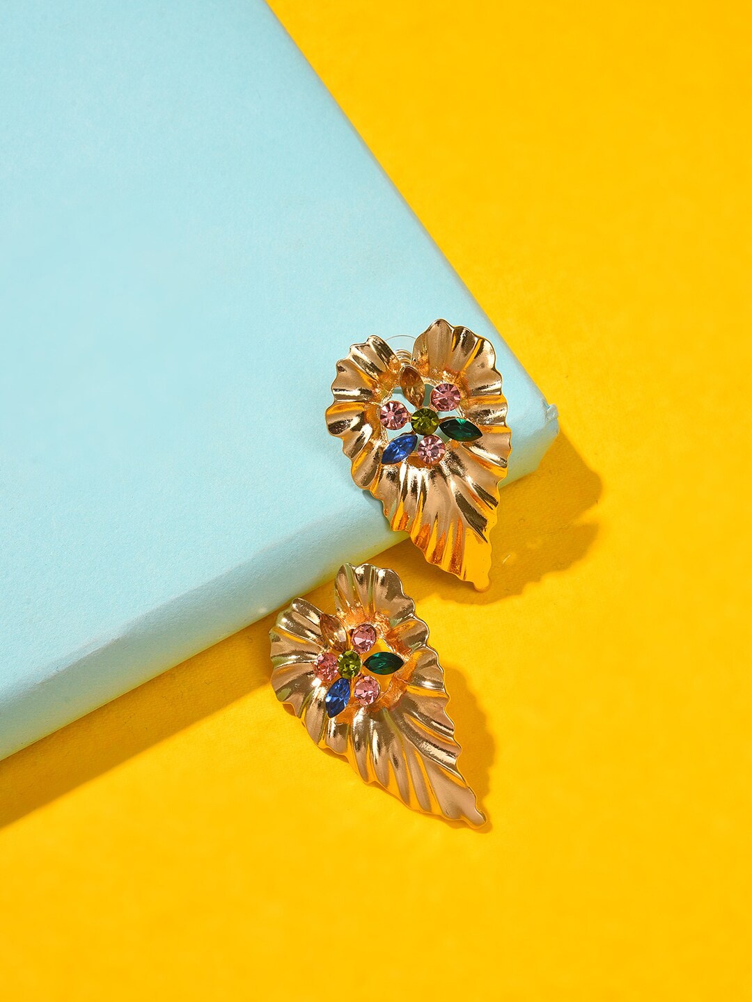 

SOHI Gold-Plated & Pink Contemporary Studs Earrings