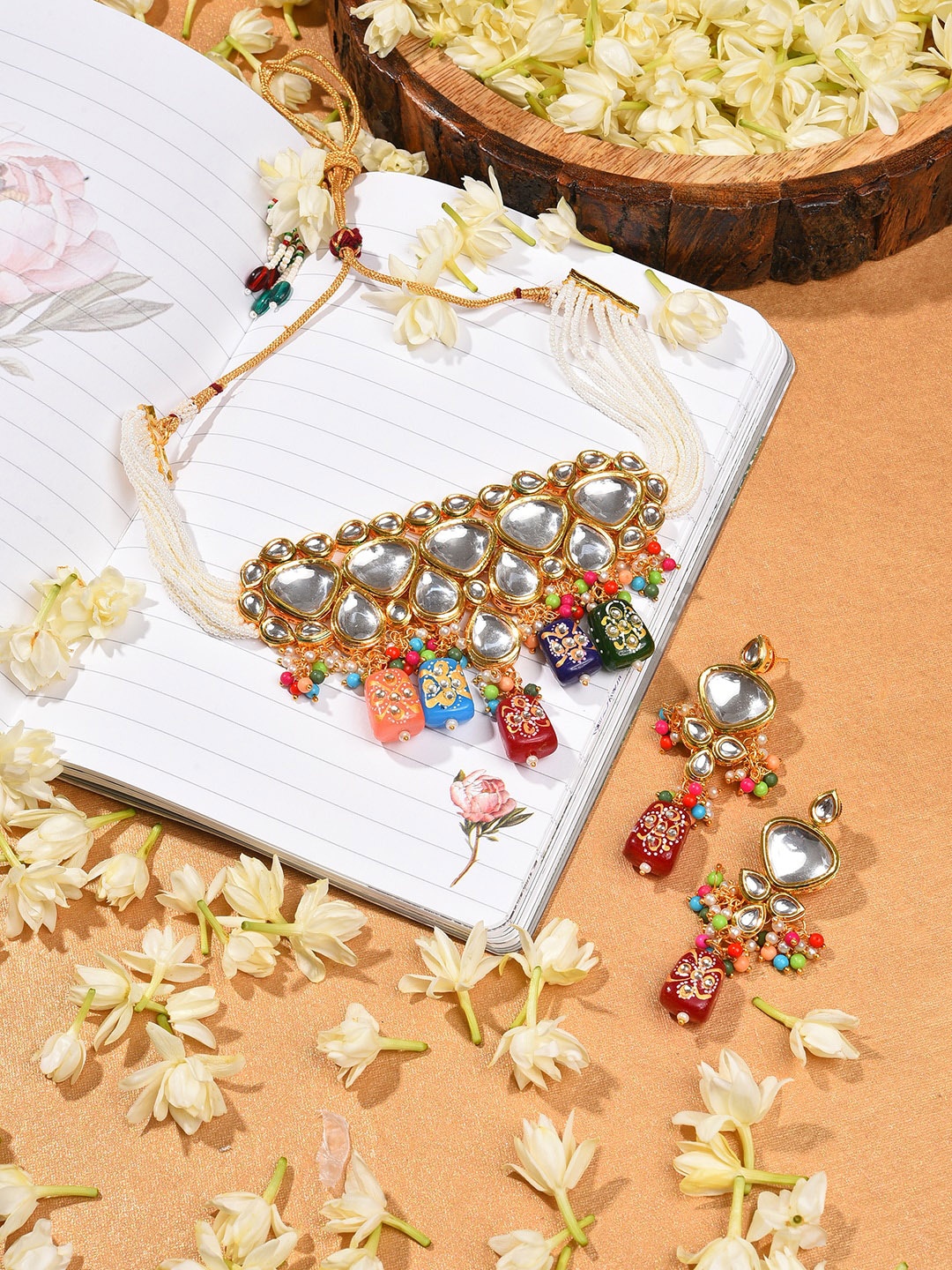 

SOHI Women Gold-Plated White Kundan Studded & Red Beaded Choker Jewellery Set