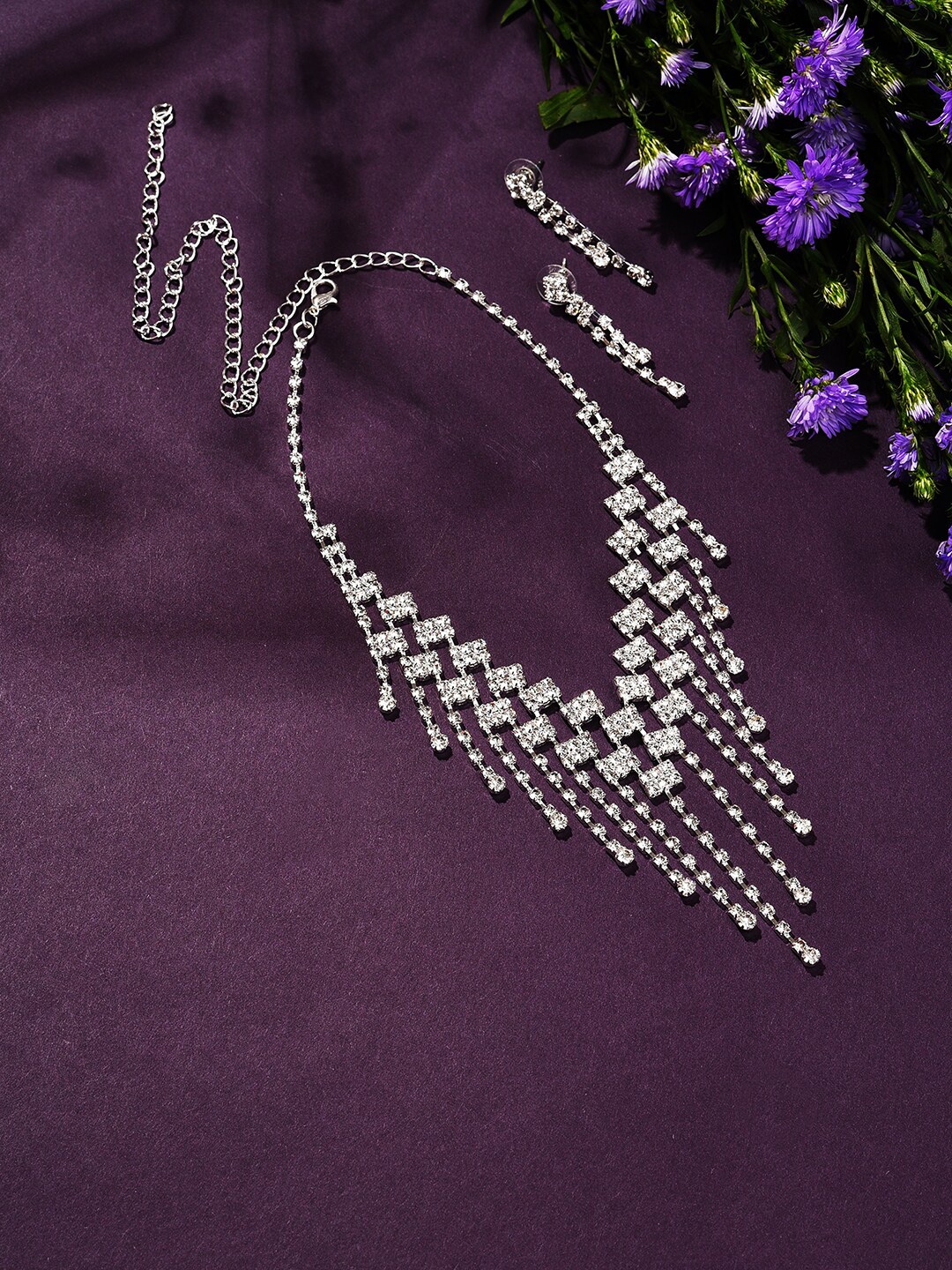 

SOHI Women Silver-Plated White Stone-Studded Jewellery Set