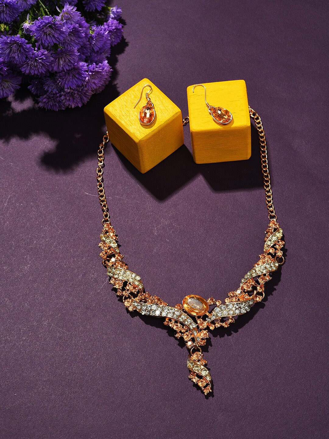 

SOHI Women Gold-Plated Orange Stone-Studded & Beaded Jewellery Set