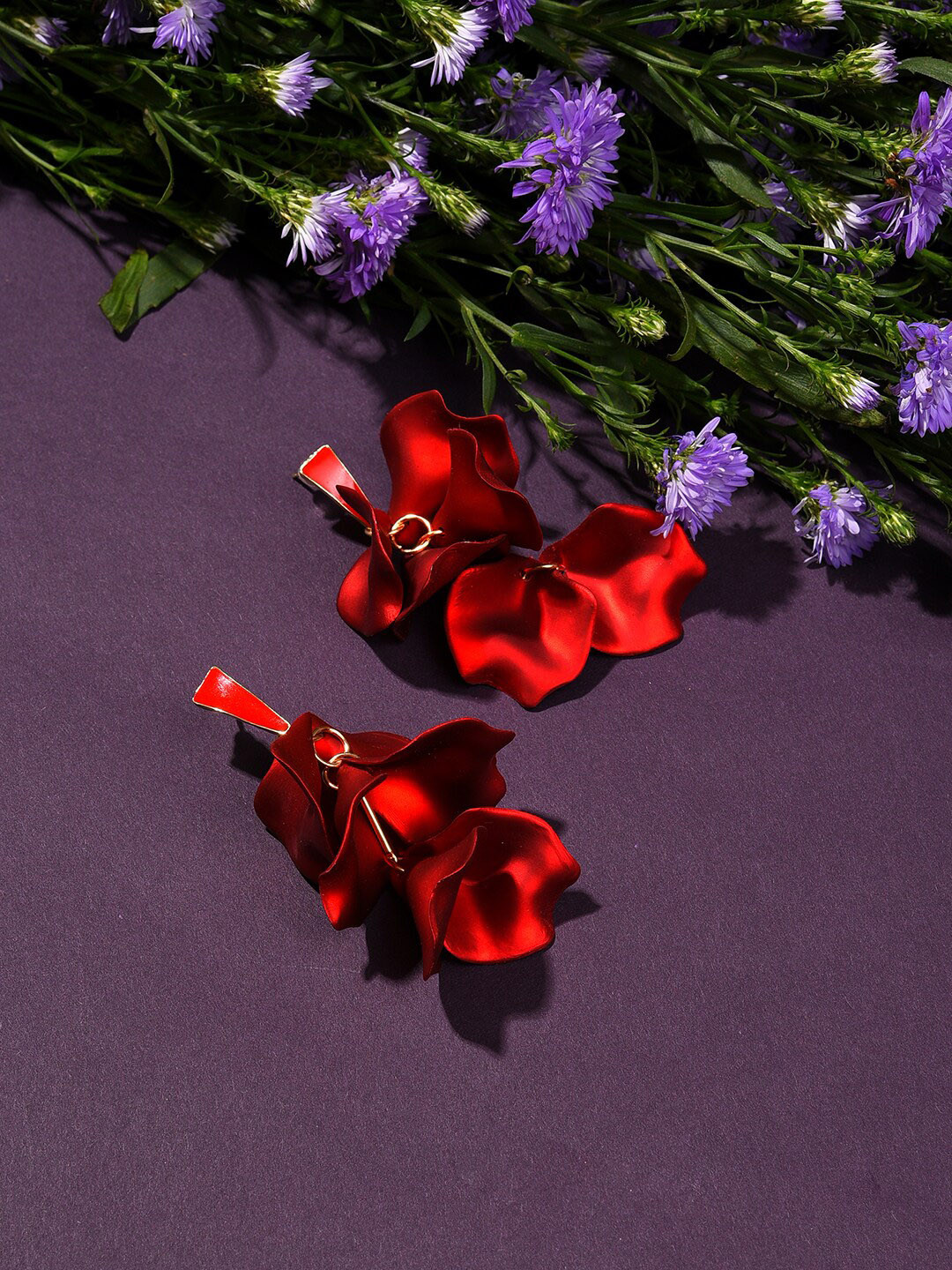 

SOHI Red Contemporary Studs Earrings