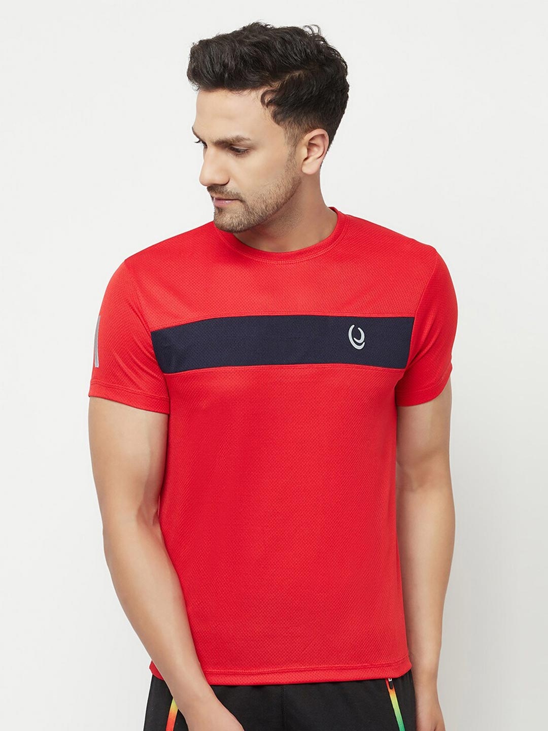 

ELEGANCE Men Red Solid Round Neck T-shirt