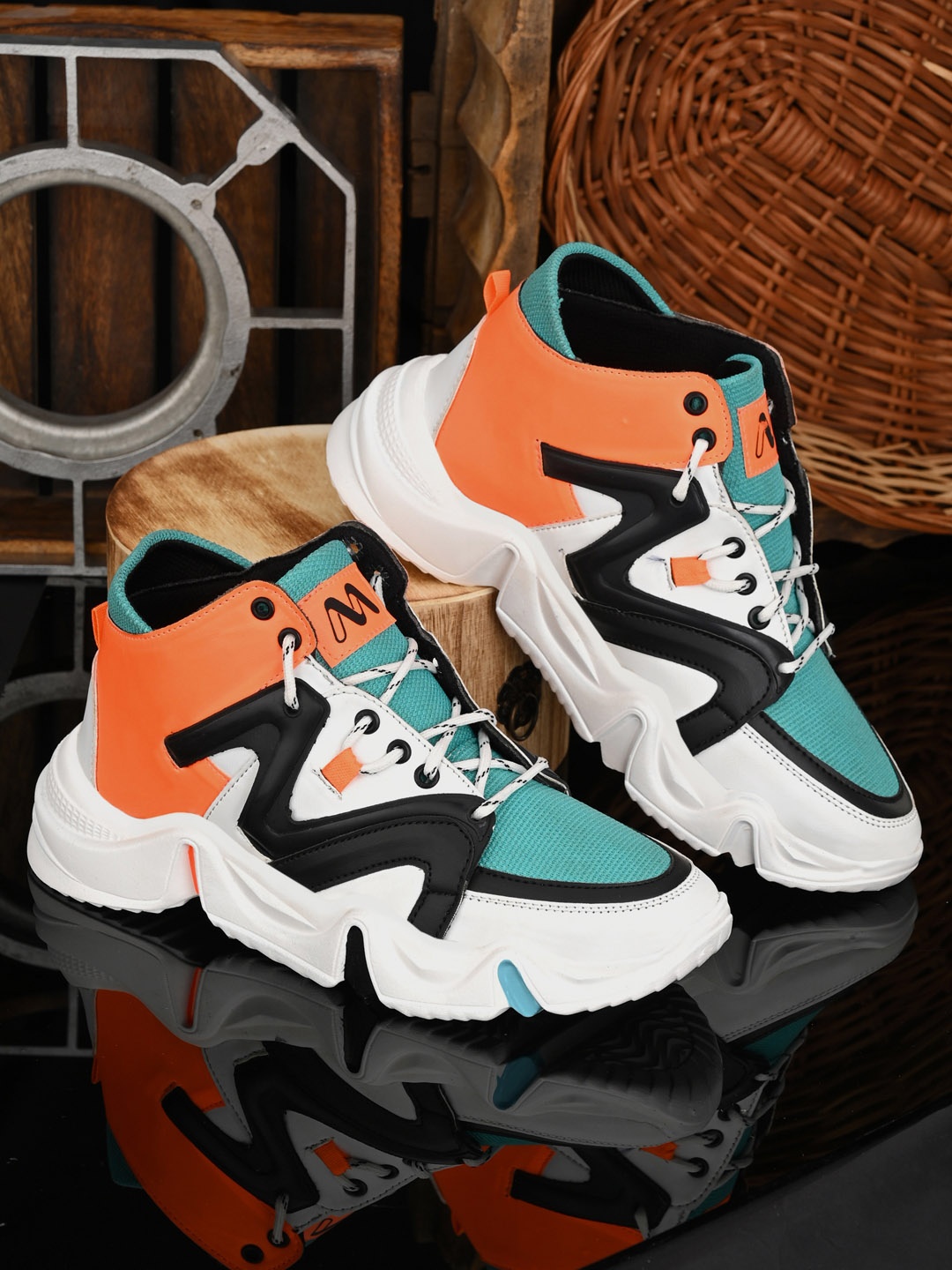 

Mactree Men Sea Green Walking Shoes