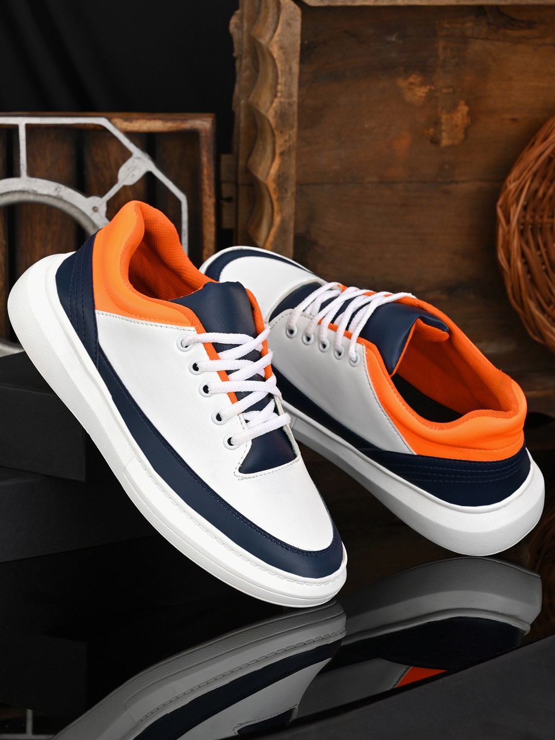 

Mactree Men White Walking Shoes