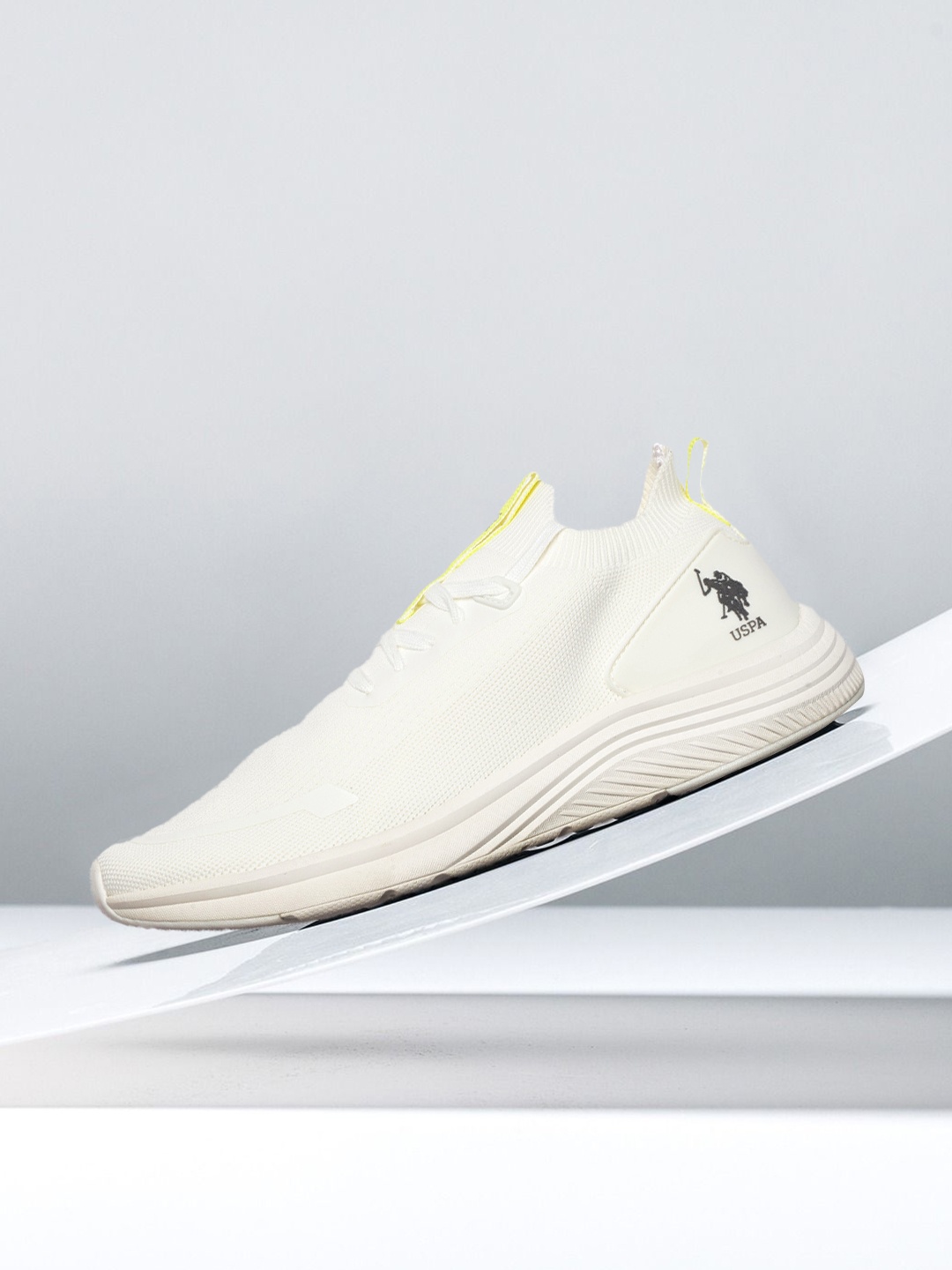 

U.S. Polo Assn. Men Off White Oxley 2.0 Walking Shoes