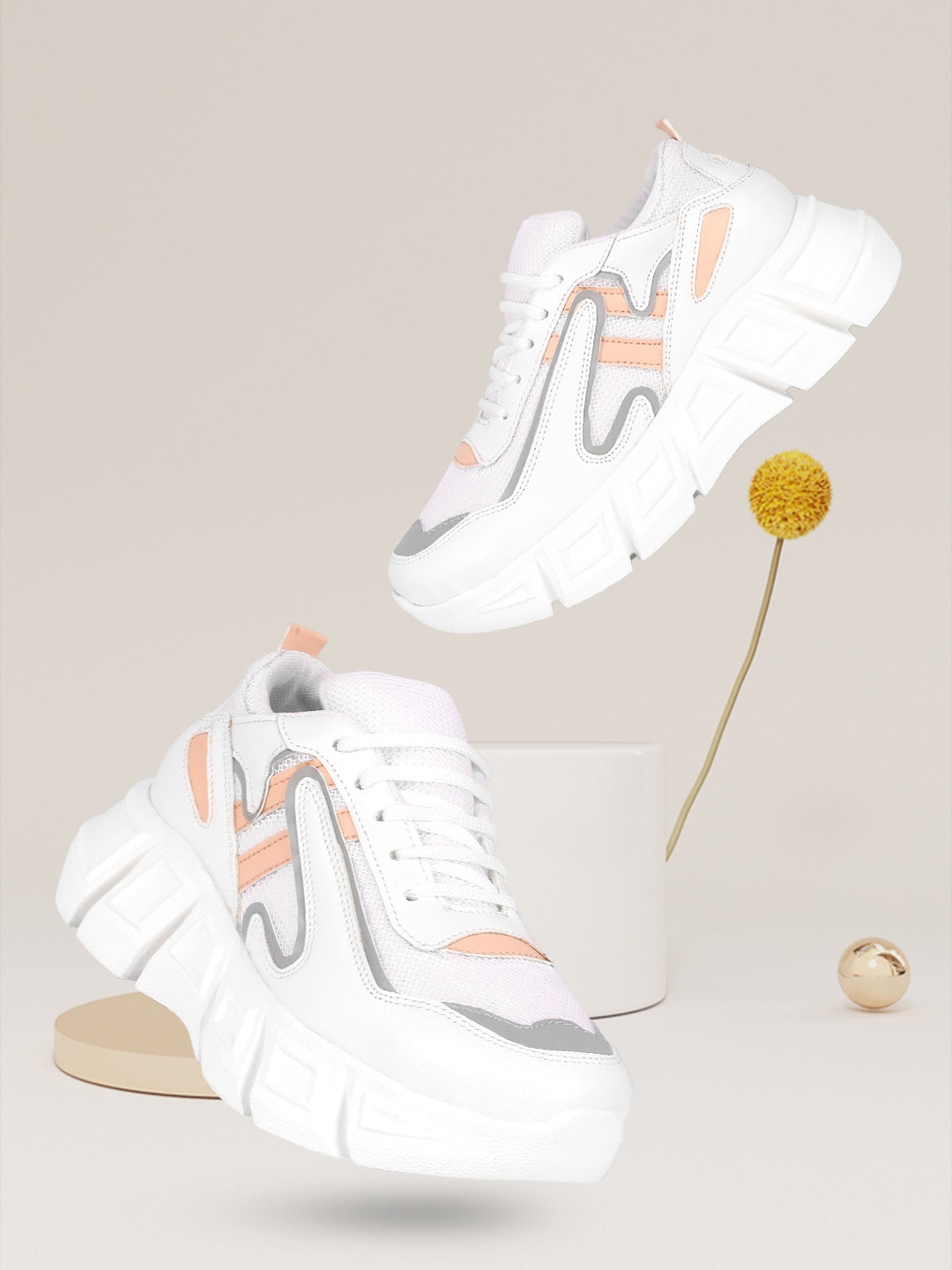 

Alishtezia Women White Sneakers