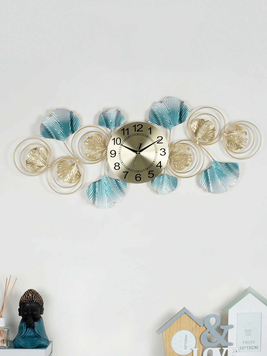 

HomeTown Unisex Sea Green Clocks